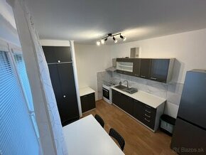 Prenájom 2 - izbového bytu na ulici Dlhé Hony v Trenčíne