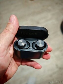 Bowers & Wilkins PI7 Series 2 cierne