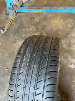 295/40 R20