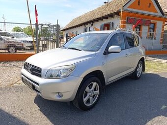 Toyota RAV4 2.2D 4WD 100kW/136PS, 4×4, M6