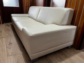 Sedacia súprava koženny gauč s veľkou taburetkou