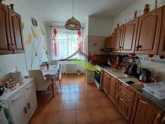 Trojizbový byt s balkónom na Dubníku
