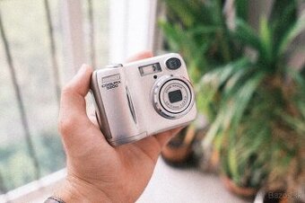 Nikon Coolpix 3200 - zanovny