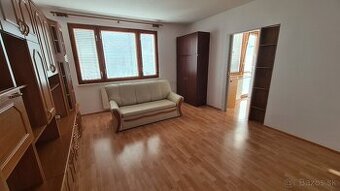 1-izbový byt s balkónom