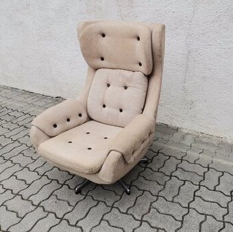 Velke retro otocne kreslo usiak Up Zavody