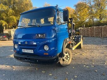 Hakový nosič kontajnerov