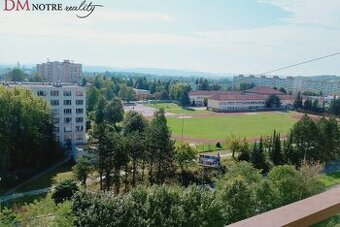 Dvojizbový byt s výmerou trojizbového s balkónom v Lučenci.