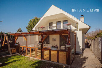 NA PREDAJ Zrekonštruovaný rodinný dom v Ivanke pri Dunaji