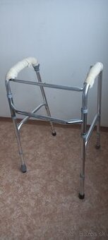 pevne choditko pre seniorov nastavitelne.