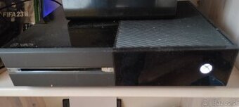 Predám lacno Xbox One s volantom + hry, externý disk