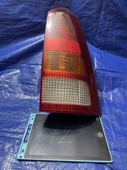FORD FOCUS MK1 ZADNE PRAVE SVETLO COMBI