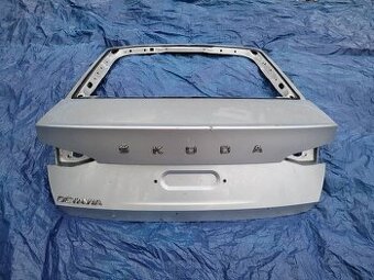 SKODA OCTAVIA 4 PIATE DVERE