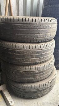 225/65 R17 Michelin