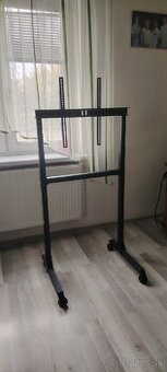 Stojan na TV/monitor