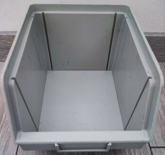 Plastové úložné boxy