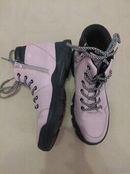 Prechodné topánky Reserved