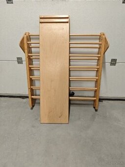 Montessori Piklerovej triangel