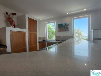 ☀Rogoznica(HR) – priestranný moderný byt vo výbornej lokalit