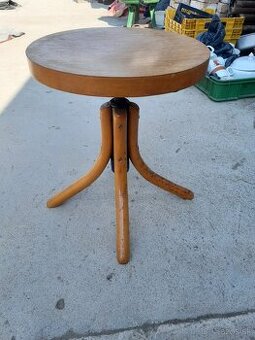 Predám stoličku ku klavíru