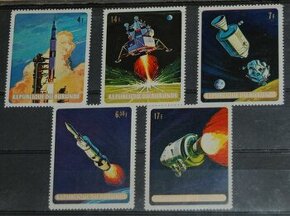 Poštové známky - Kozmonautika 35 - neopečiatkované