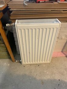 Dvojpanelovy radiator