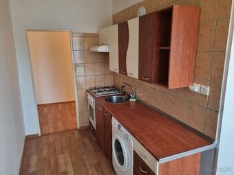 Voľný dvojizbový byt v Lučenci – časť Opatová