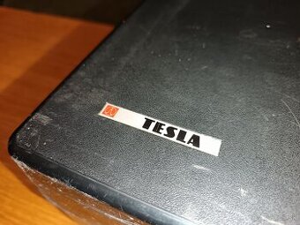 Magnetofón TESLA B700