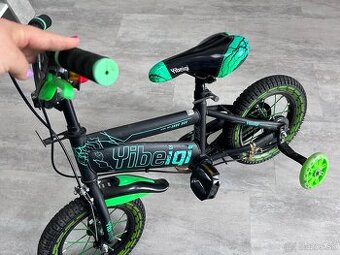 Na predaj detský bicykel so športovým vzhľadom.