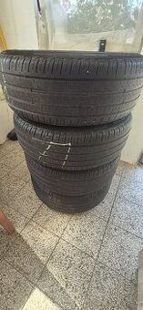 225 55 18 Pirelli AO