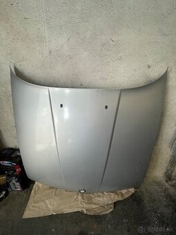 Predam kapotu na Bmw e34