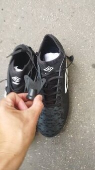 Kopačky Umbro 39