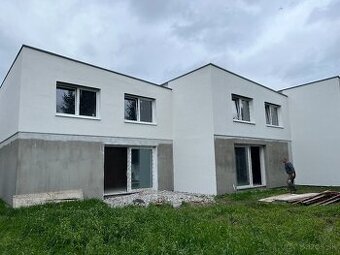 Rodinný dom v radovej výstavbe - 1