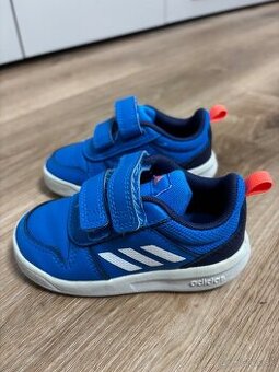 Chlapčenské tenisky adidas, veľkosť 22