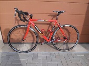 Cestný bicykel Fuji