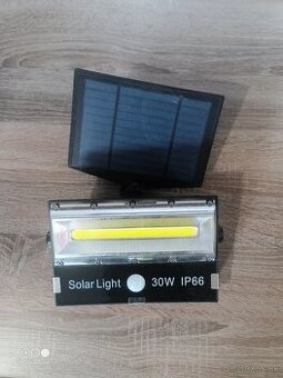 Kúpim LED solárne svetlo