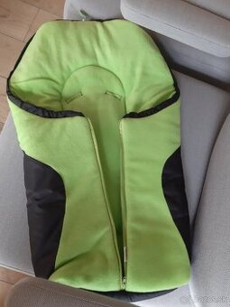 Zelený fusak do autosedačky