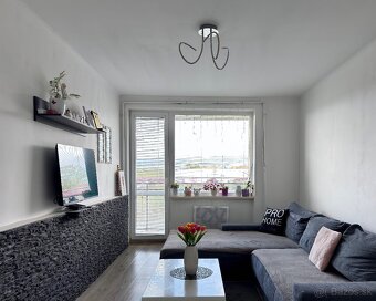 Na PREDAJ 2-izbový byt s balkónom - 1