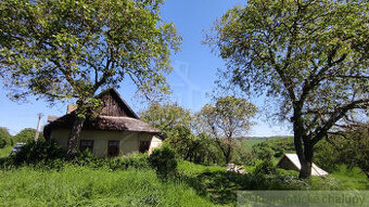 VÝRAZNE ZNÍŽENÁ CENA - Gazdovský dvor v príjemnom prostred