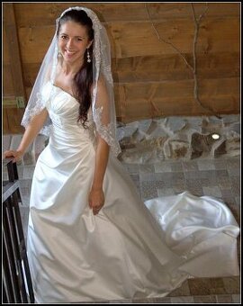 Svadobne šaty + doplnky