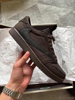 Air Jordan 1 Retro Low OG SP Travis Scott Velvet Brown