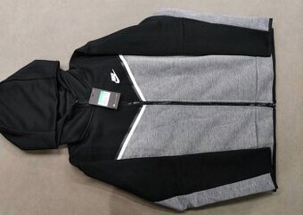 teplakova suprava Nike tech fleece