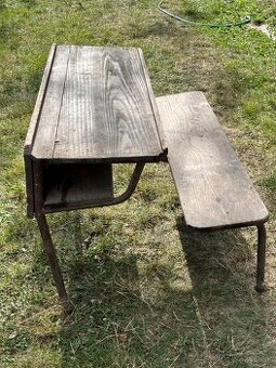 Školská lavica  85  plus rokov stará