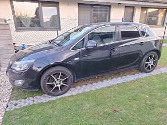 Opel Astra J 2,0 CDTi 118 kW