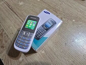 Nepouzivany tlacitkovy Retro Samsung keystone 2 bol iba odlo