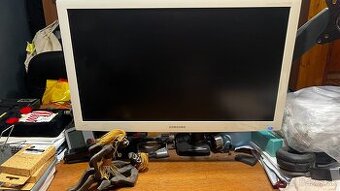 24" monitor LG T24B300