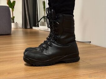 BOSP 275 vel 42,5 - 43 kanady čižmy boty pracovné