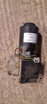 Motorček stieračov z Alfy 156