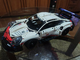 Predám LEGO Technic 42096 Porsche 911 RSR