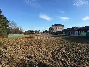 NA PREDAJ STAVEBNÝ POZEMOK (5796 m2) V DUBNICI NAD...