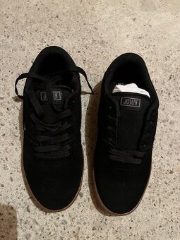 Etnies